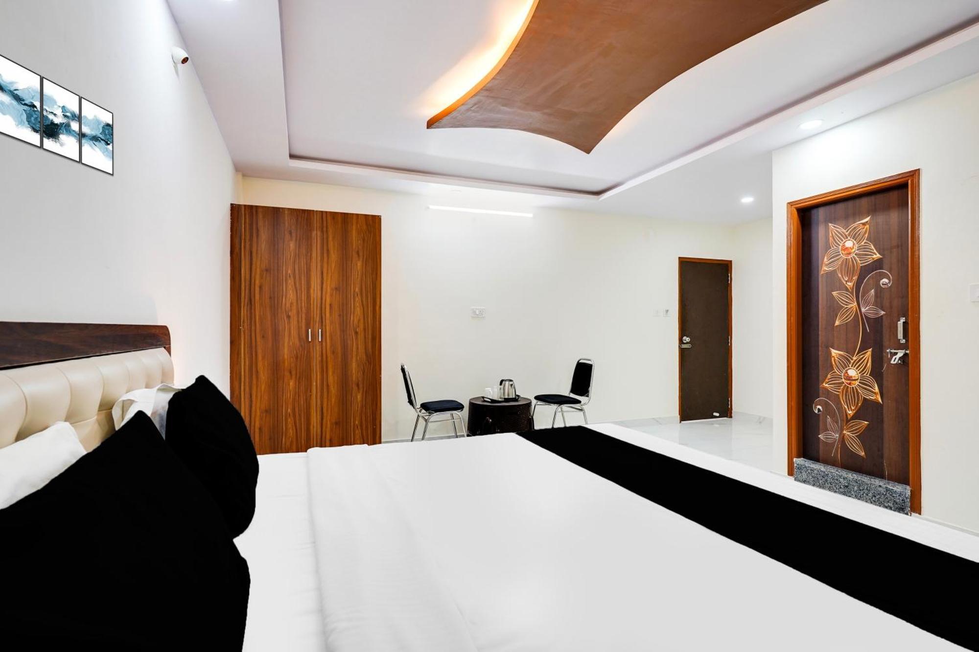 Townhouse Bidadi Formerly Royal Garuda エクステリア 写真