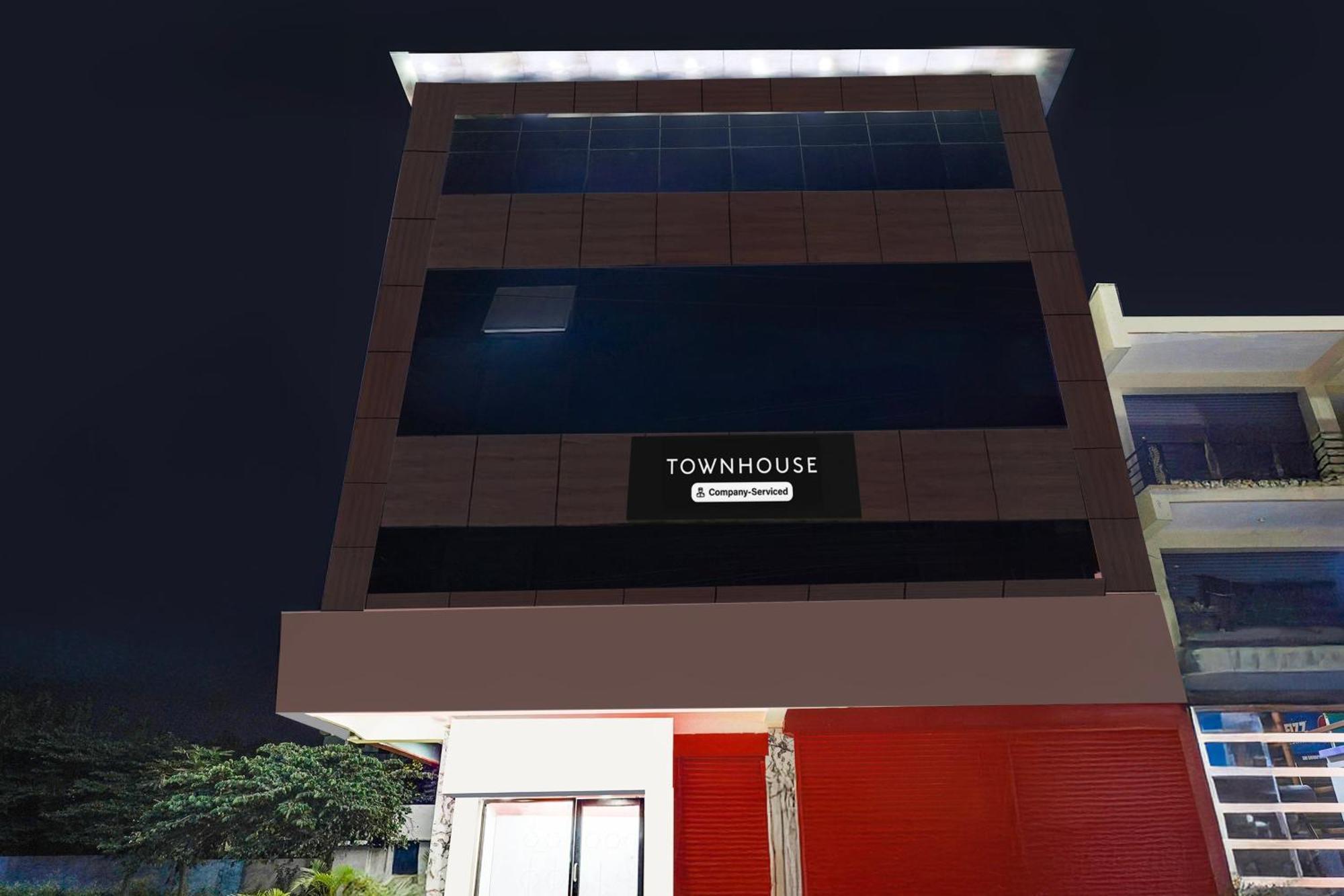 Townhouse Bidadi Formerly Royal Garuda エクステリア 写真